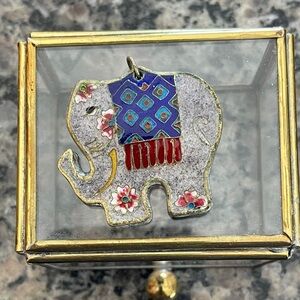 Vintage Cloisonné Elephant Pendant🌺